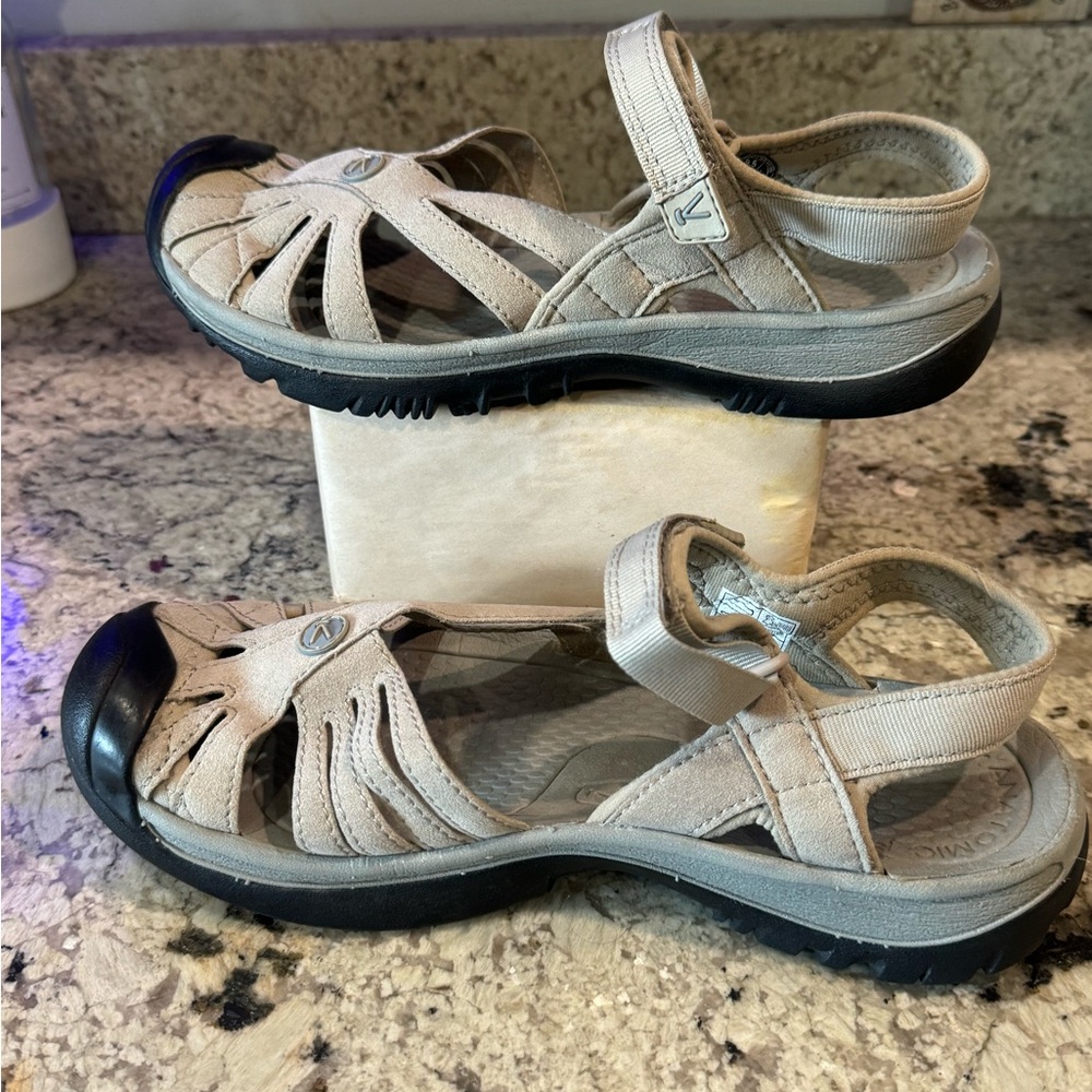 Keen Rose Light gray/gray Ankle Strappy Hiking Sandal Shoe Women’s Size 9.5 EUC